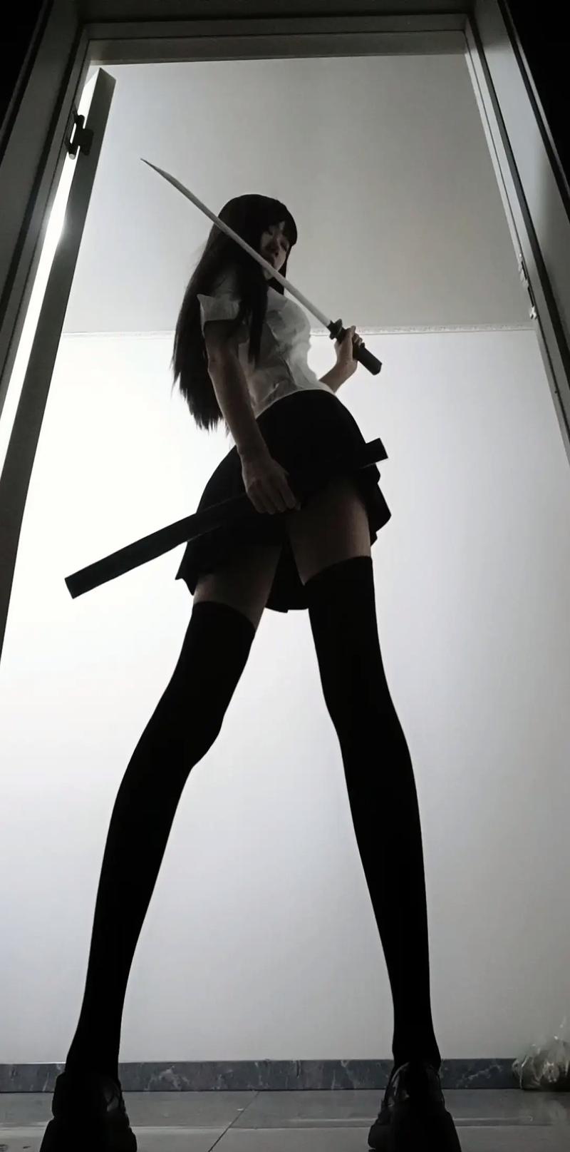 御姐玫瑰：你弟弟的最爱游戏，带你体验刺激的砍杀快感