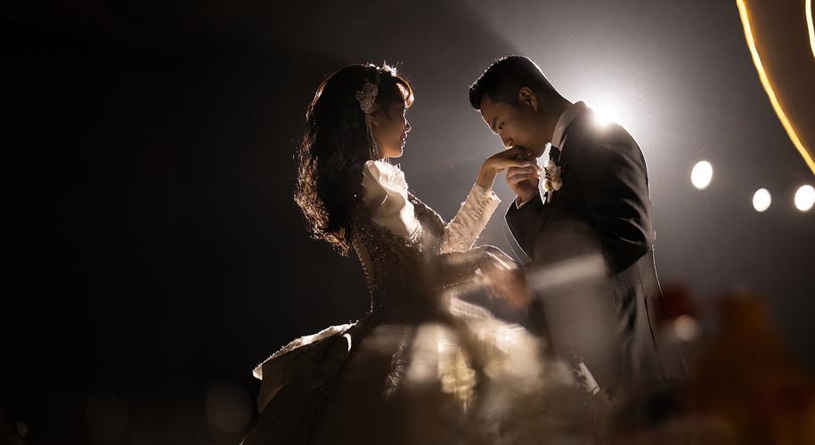 沉浸式体验:新婚之夜绅士游戏,迷人故事等你开启!