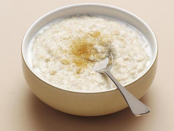 宝宝不爱吃饭？试试这款小麦牛奶蛋粥，开胃又健康！