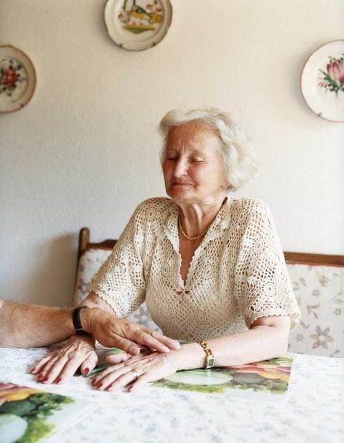 超级外婆爆红网络！这个老太太究竟做了什么？