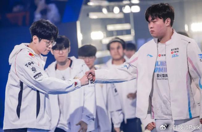 那些年我们一起追的2017LCK:冠军之路与选手风采