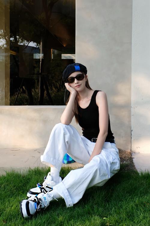 Girl Escape:公主变屌丝的爆笑逃脱之旅