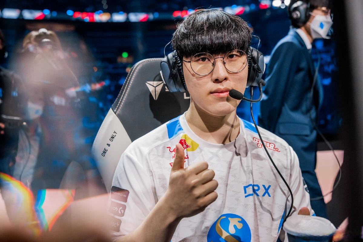 那些年我们一起追的2017LCK:冠军之路与选手风采