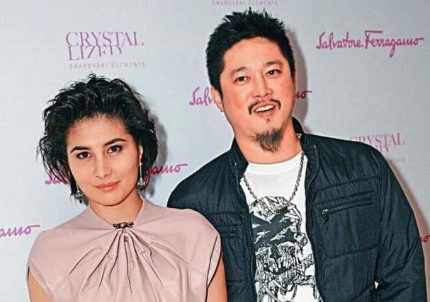 夜蒲觅爱游戏玩法介绍：文字剧情互动，在夜店寻找你的真爱