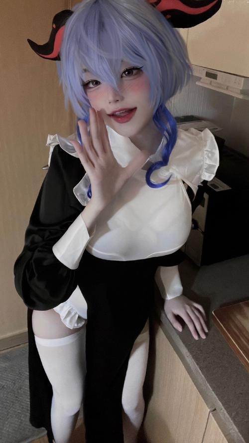 最全辣妹COS疯狂版本大全：让你一次看个够