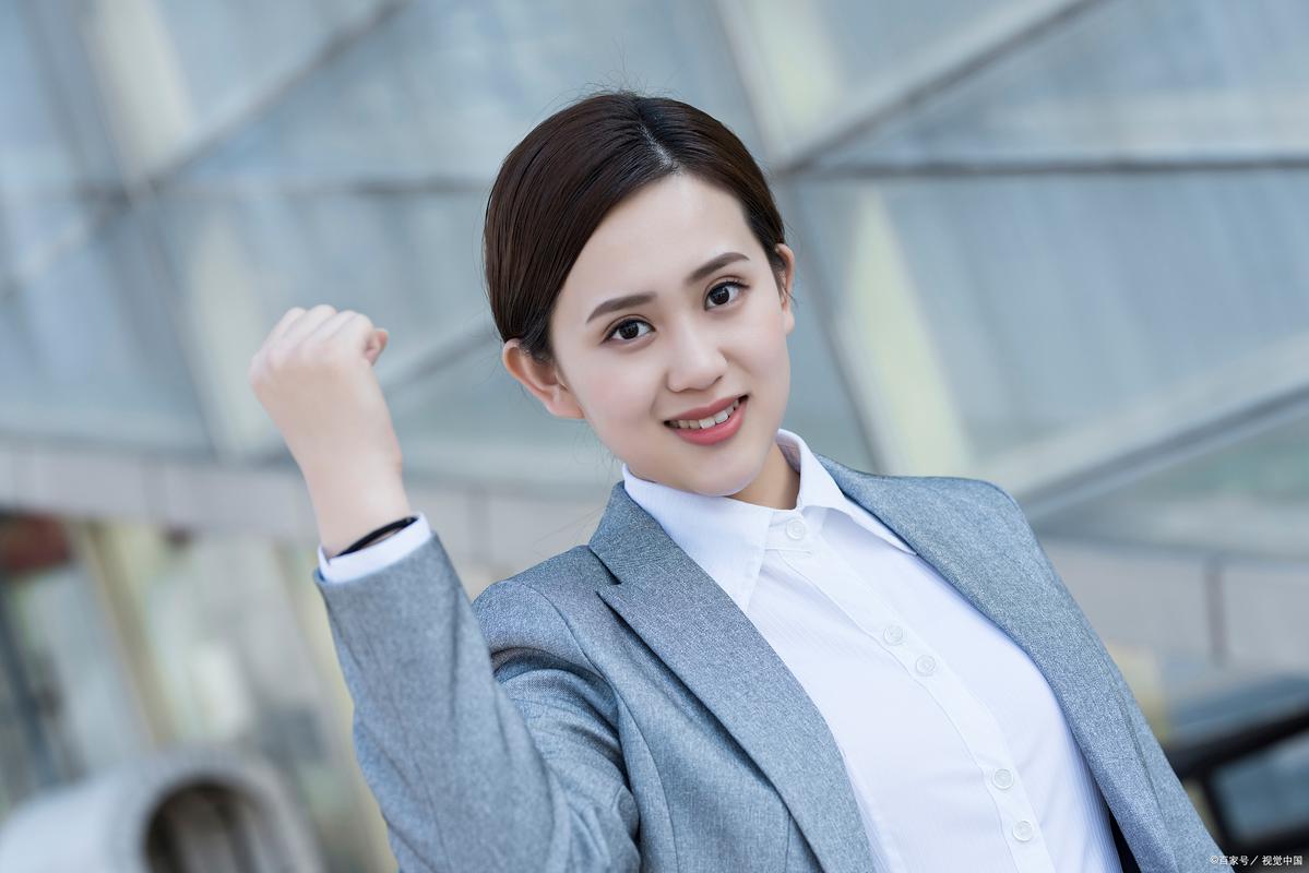 5dm安卓下载：职场女友带回家，多结局恋爱养成游戏