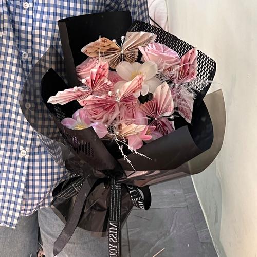 520送女友什么礼物？甜心选择520绅士游戏超赞选择