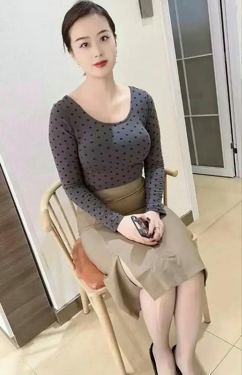 徐娘半老第二季最新版本:完整汉化PC+安卓双端体验