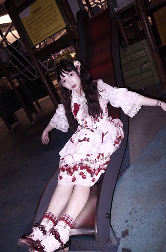 夜幕之花安卓汉化：体验日系温馨恋爱故事