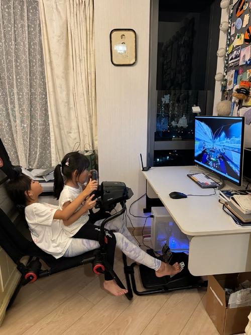 家人周末在家，弟弟最爱的游戏有哪些？