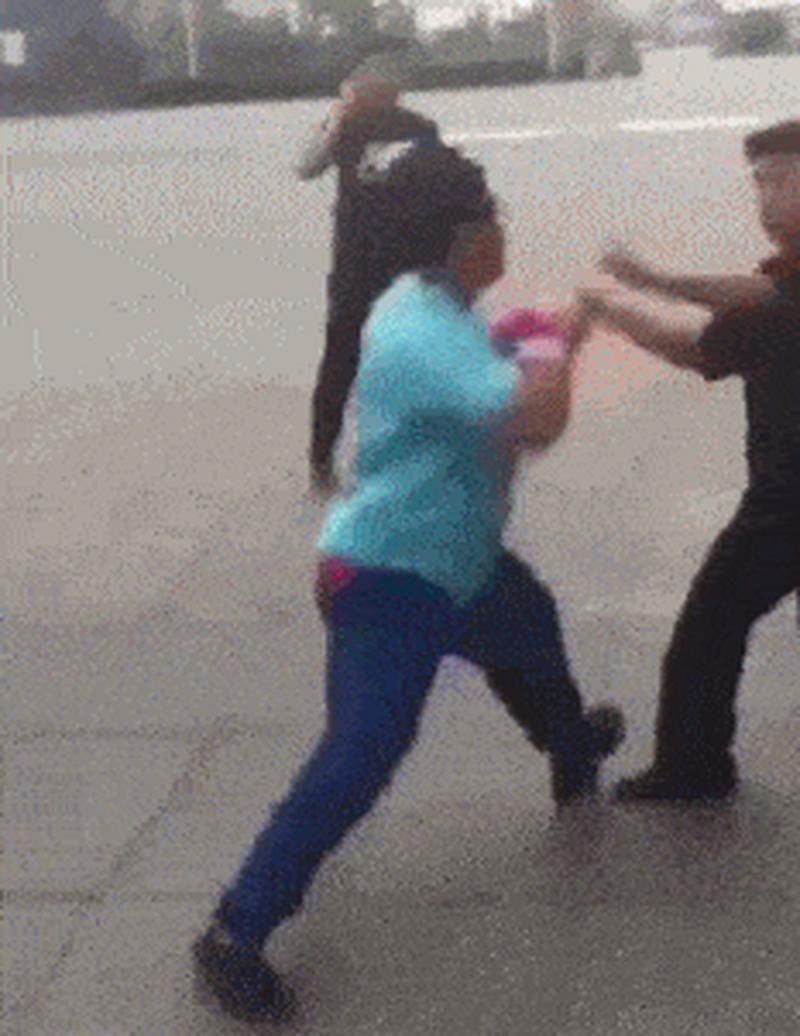 见人就打合集版本大全:搞笑恶搞视频大放送