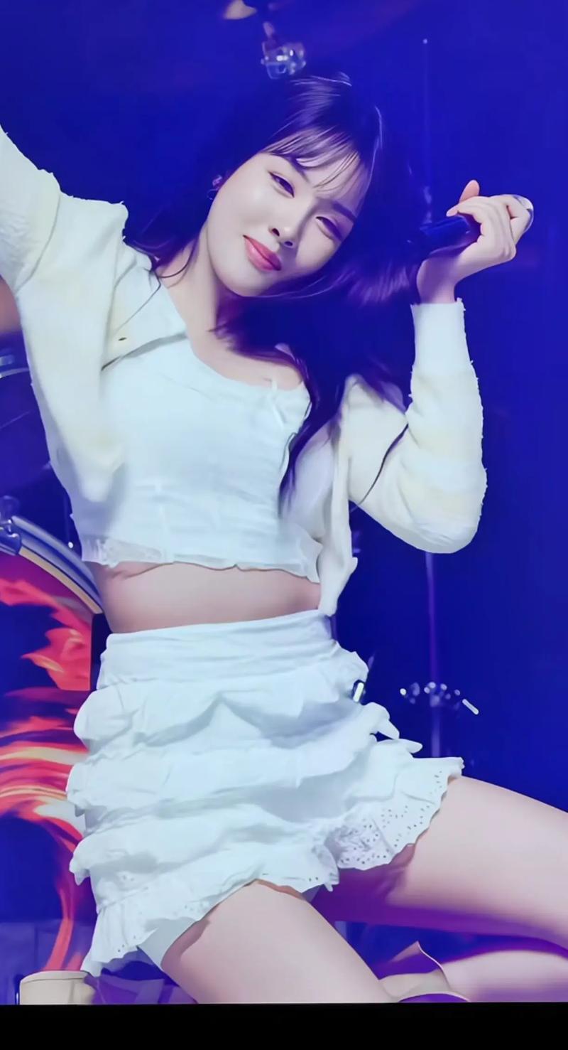 Jinricp韩国女团最新热舞视频,性感火辣身材引爆全场!