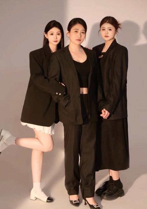 选哪个母三人版本好？对比分析找到最适合你！